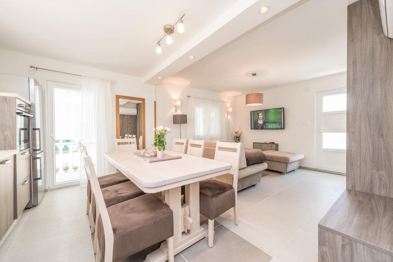 Villa Family Sukosan, Zadar Екстер'єр фото